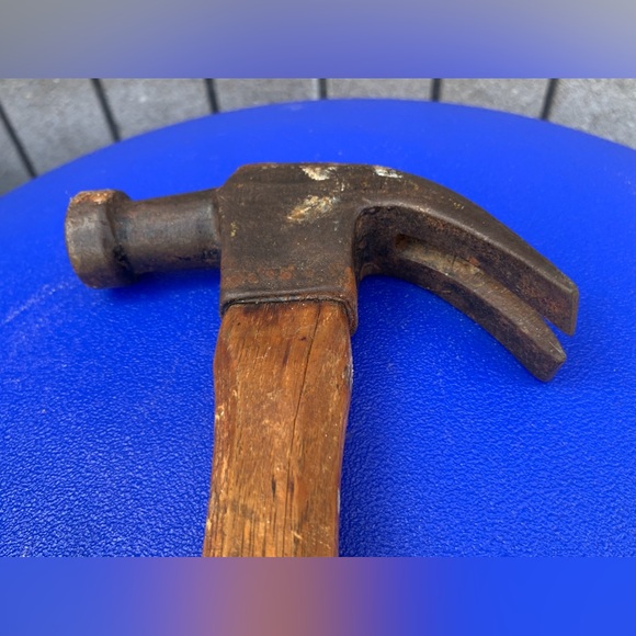 Early 20th Century Wooden Shaft Claw Hammer Functional Antique - Picture 12 of 16